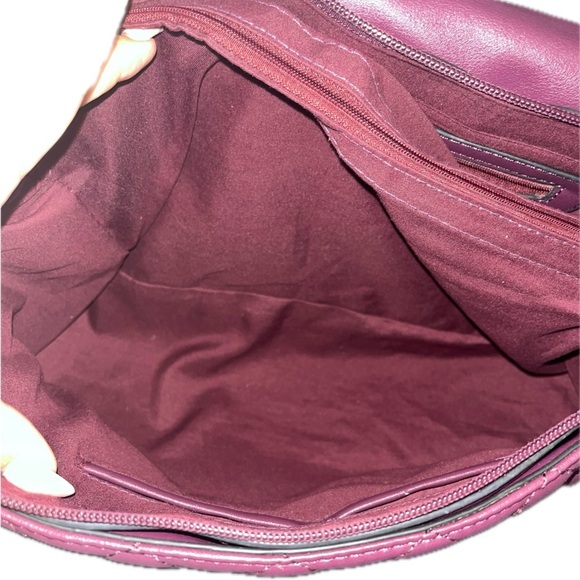 Quilted Luggage Tote W/Chain Strap, Plum & Gold-tone Hardware, Turn lock - Picture 7 of 12